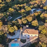 Domaine De Pierre Blanche Pern