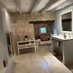 Domaine De Pierre Blanche Pern