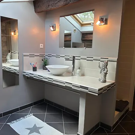 Domaine De Pierre Blanche ゲストハウス Pern