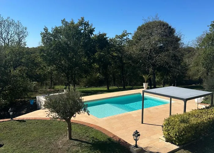 Pensión Domaine De Pierre Blanche