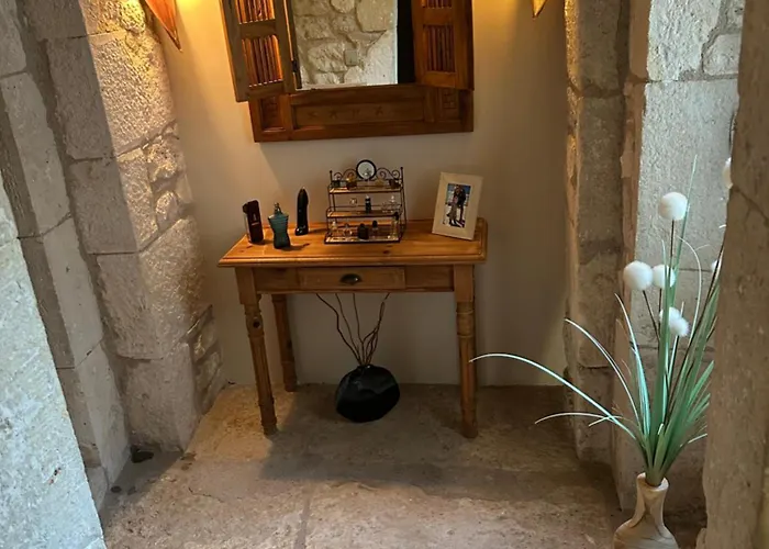 ゲストハウス Domaine De Pierre Blanche Pern